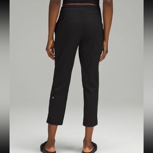 Dance Studio Mid-Rise
Cropped Pant